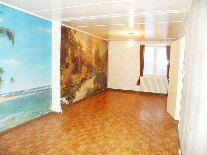 Espace du salon après débarras à Pontarlier